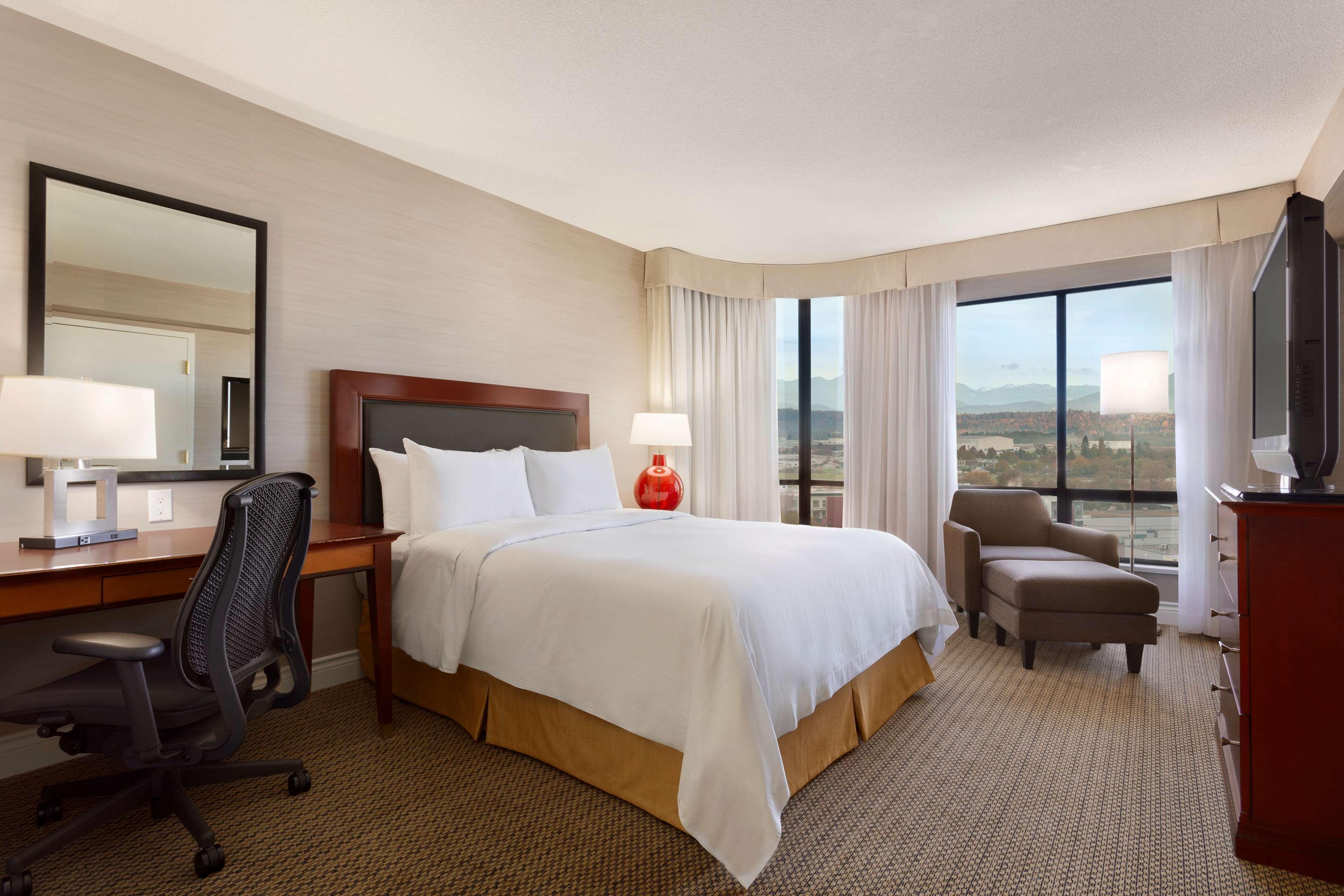 Hilton Vancouver Airport Richmond Exterior photo
