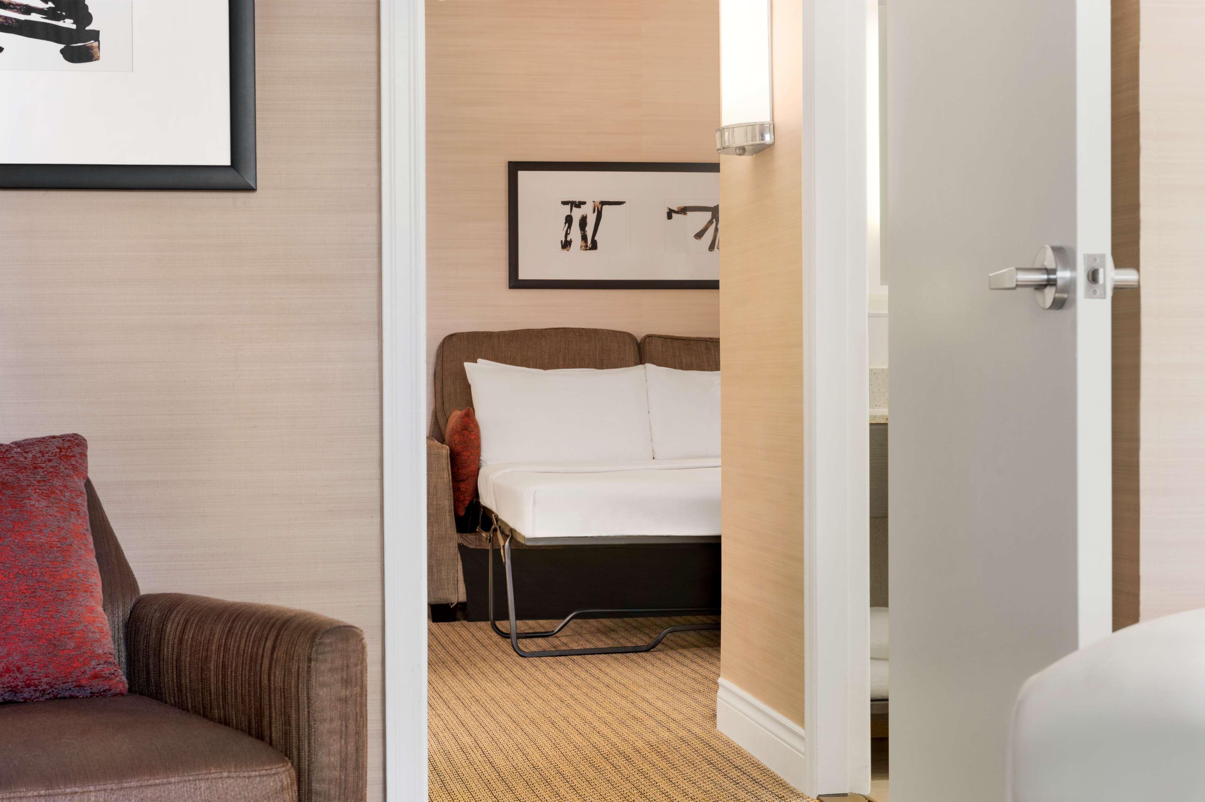 Hilton Vancouver Airport Richmond Exterior photo