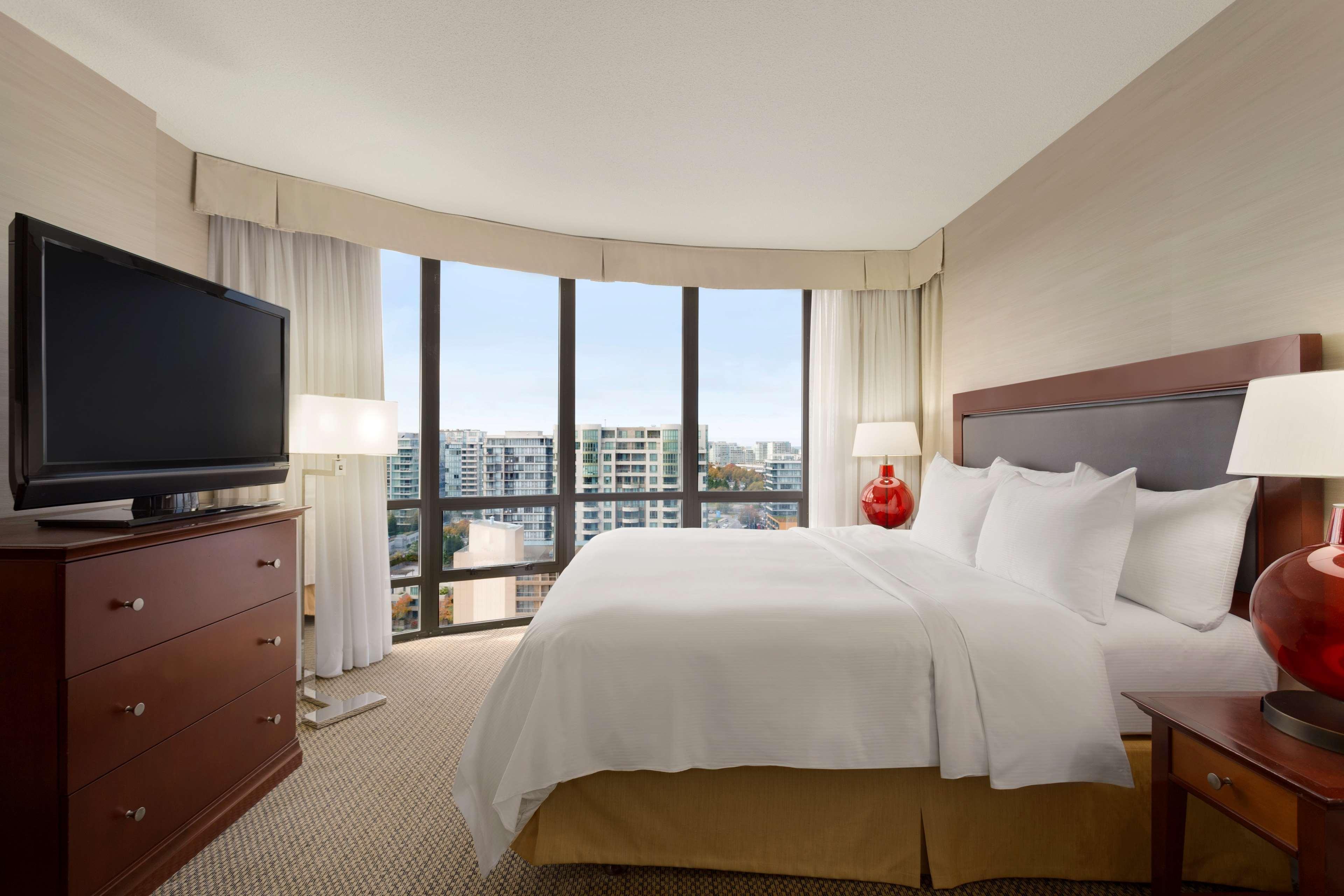 Hilton Vancouver Airport Richmond Exterior photo