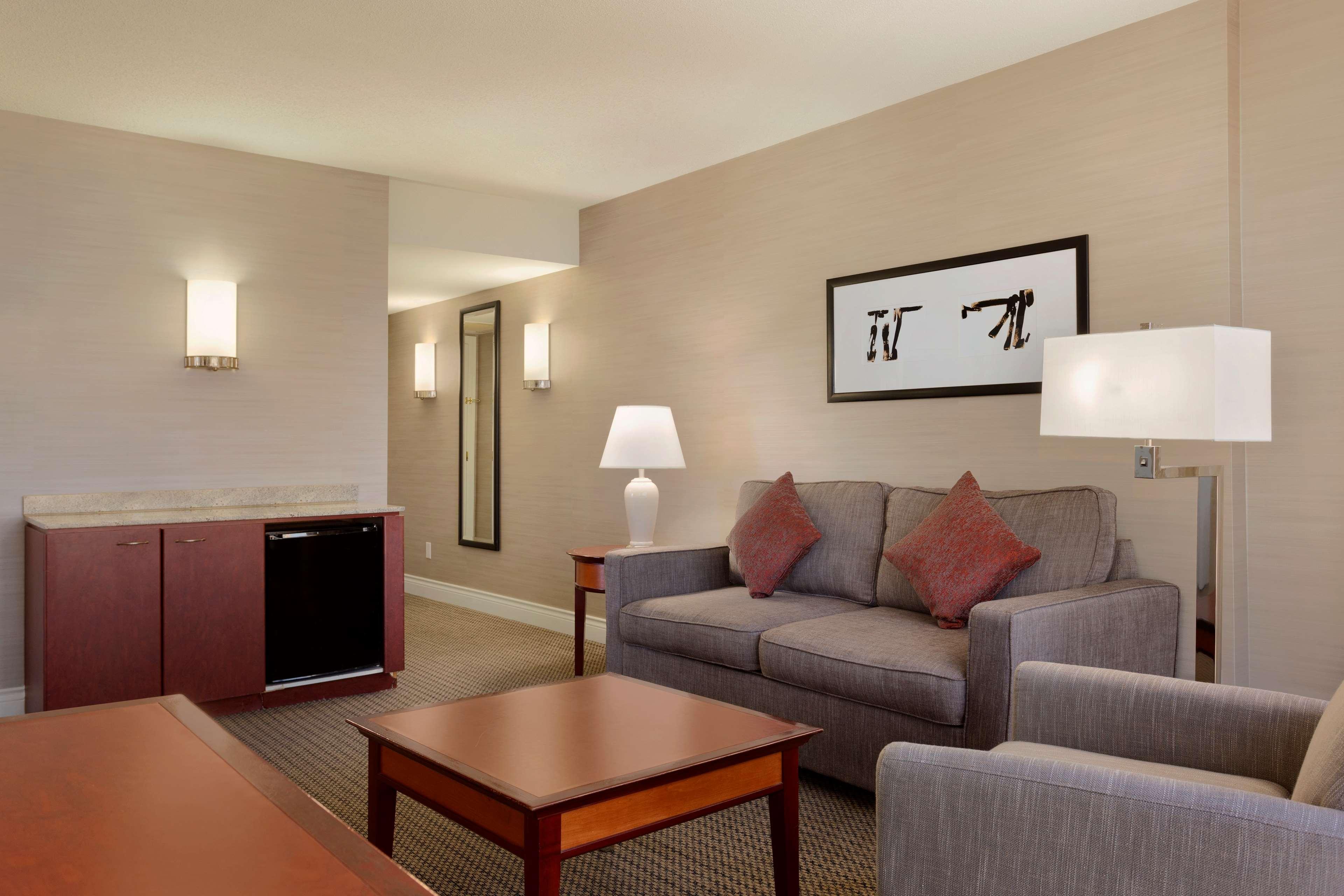 Hilton Vancouver Airport Richmond Exterior photo