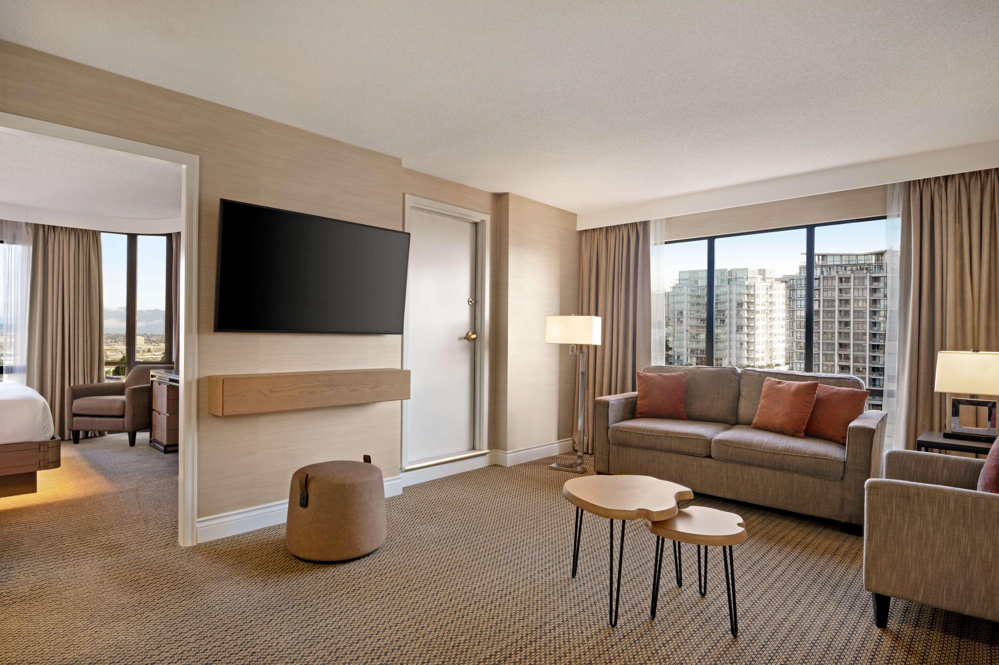 Hilton Vancouver Airport Richmond Exterior photo