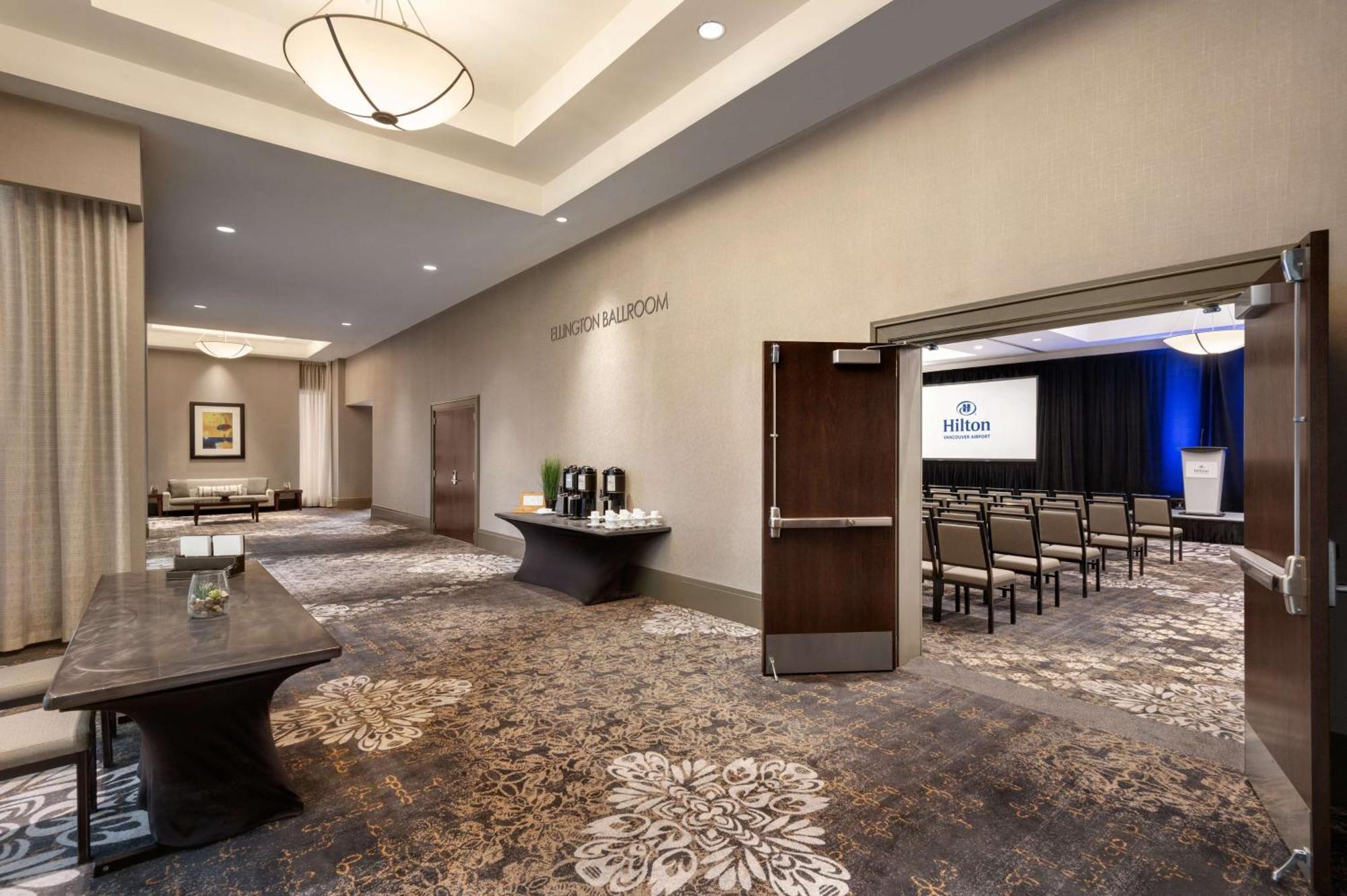 Hilton Vancouver Airport Richmond Exterior photo